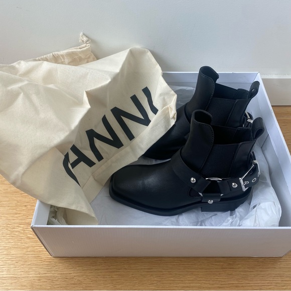 NEW GANNI Black Low Cut Biker Chelsea Boots Size 6 - Picture 2 of 10